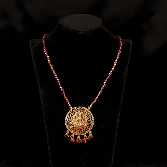 Lekshmi pendant chain with earrings