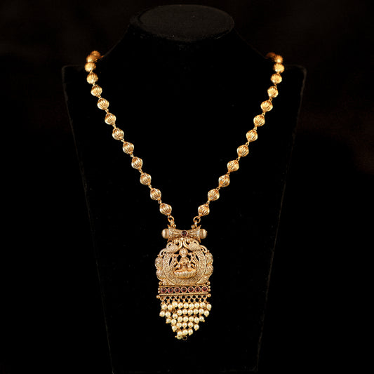 Lekshmi pearl pendant necklace with earrings